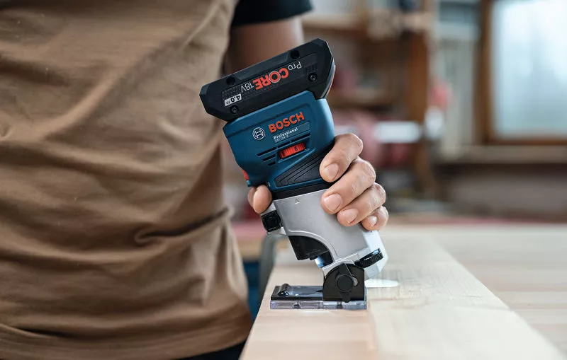 Bosch Akku Kantenfräse GKF 18V-8 Professional 06016C2000