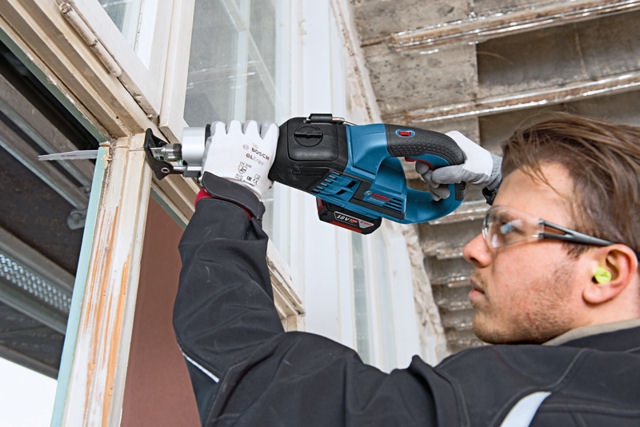 Bosch Akkusäbelsäge GSA 18V-32 Professional