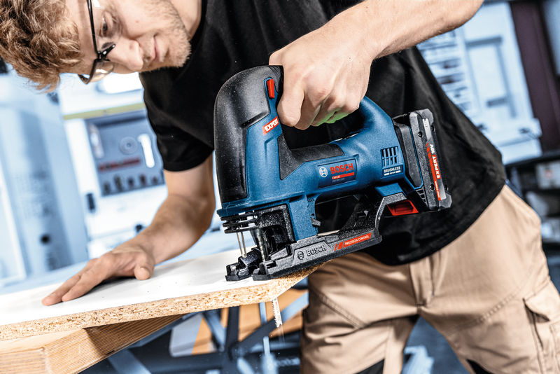 Bosch EXPERT Akku-Stichsäge EXST18V-155B