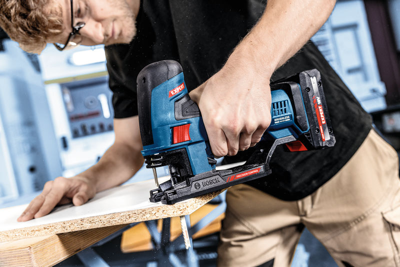 Bosch EXPERT Akku-Stichsäge EXST18V-155S