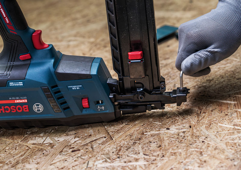Bosch Akku-Holzklammerer EXPERT EXTH18V-50M / SOLO
