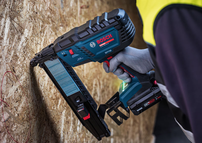 Bosch Akku-Holzklammerer EXPERT EXTH18V-50M / SOLO