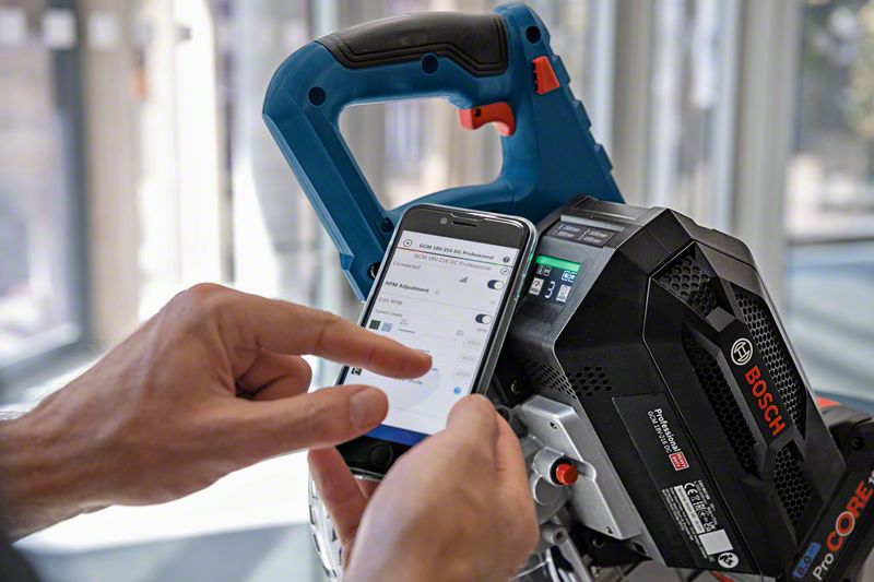 Bosch Akku Kapp- und Gehrungssäge GCM 18V-216 DC Solo