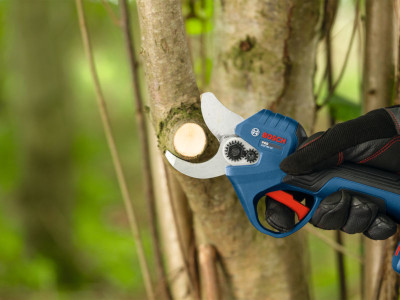Bosch Akku-Gartenschere PRO GGP 18V-32