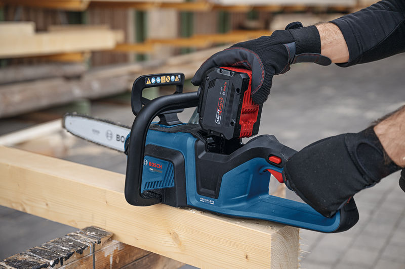 Bosch Akku-Kettensäge GKE 18V-30