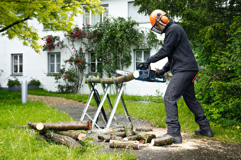 Bosch Akku-Kettensäge GKE 18V-30
