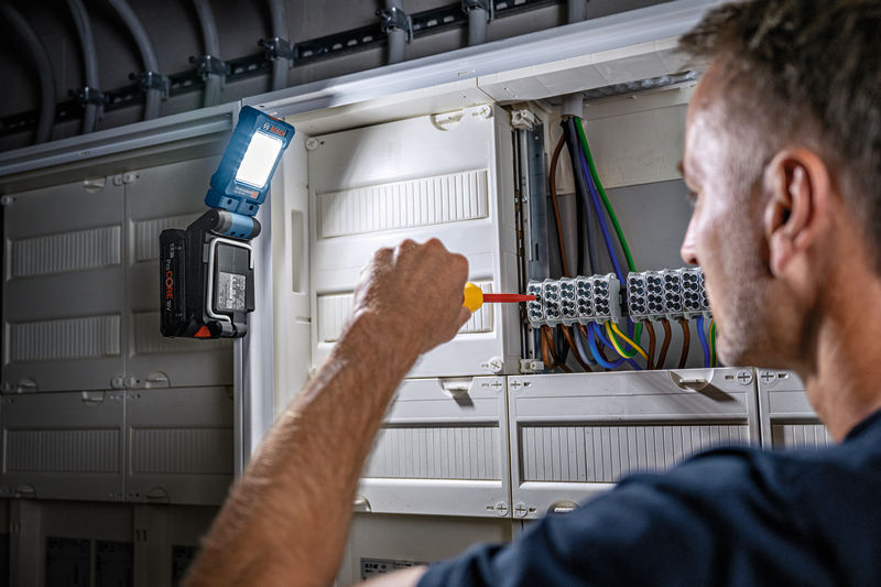 Bosch Akku Arbeitsleuchte GLI 18V-800 / SOLO