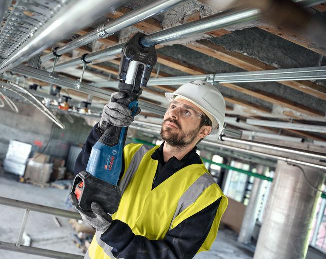 Bosch Akku-Sanitärpresse GPT 18V-32 / SOLO mit XL-Boxx