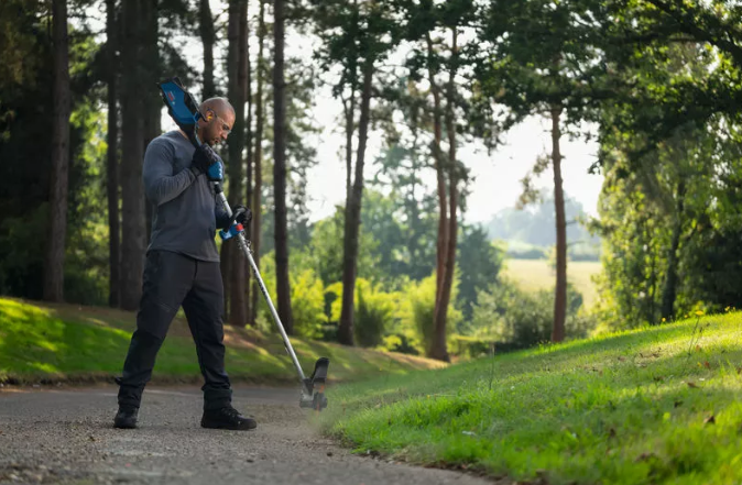 Bosch Rasentrimmer GRT 18V-40