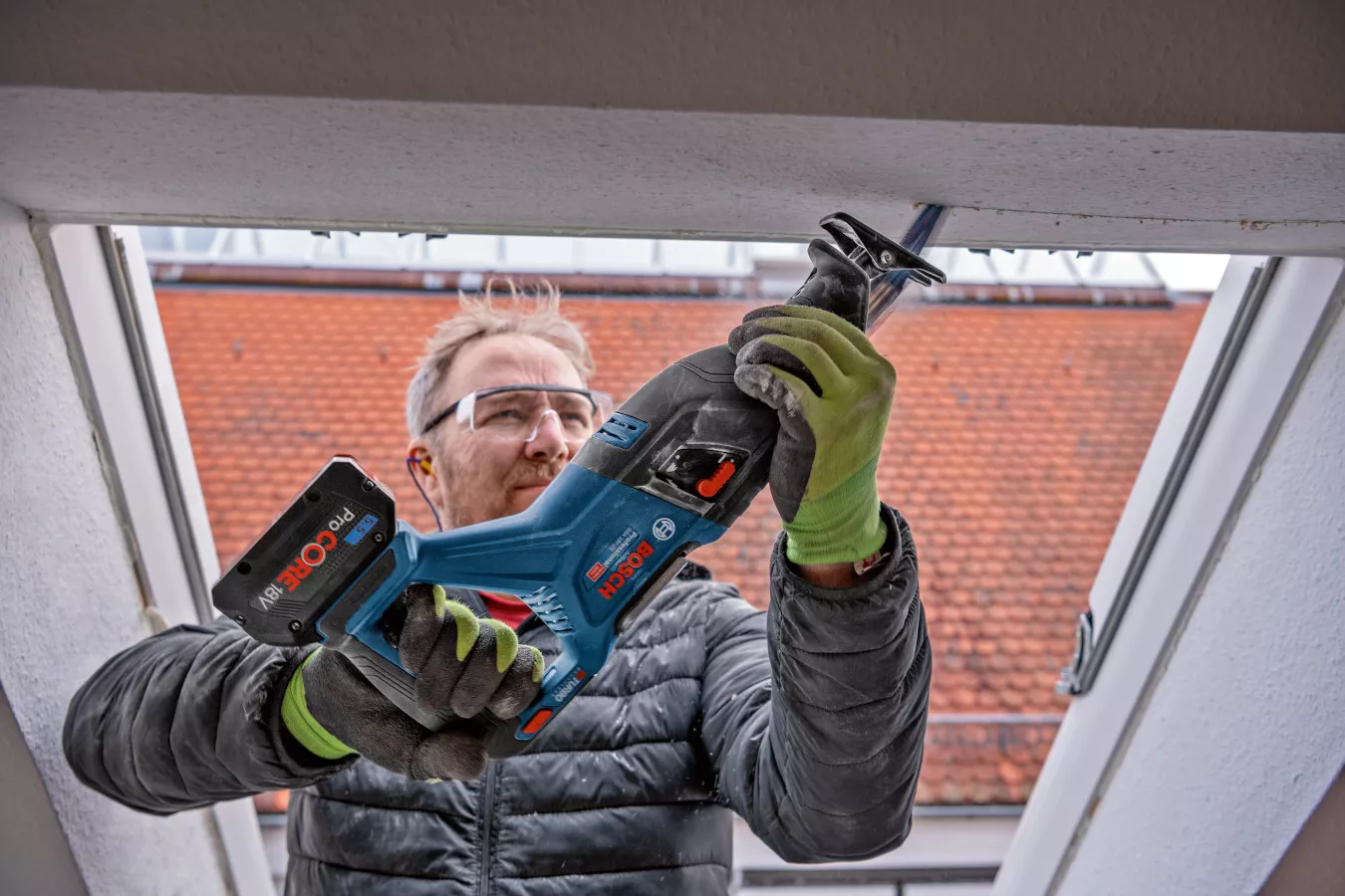 Bosch Akku-Säbelsäge GSA 18V-28 / Solo