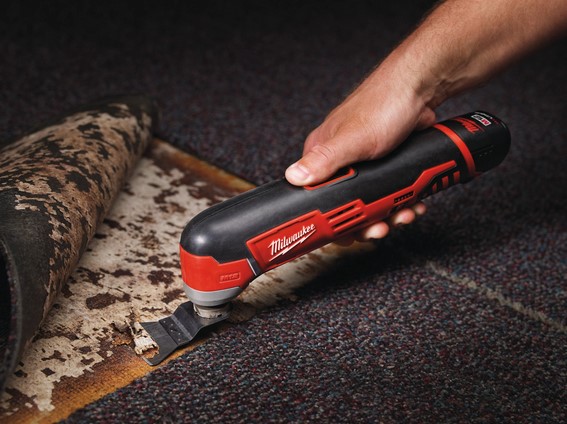 19) Milwaukee Akku Multitool C12 MT